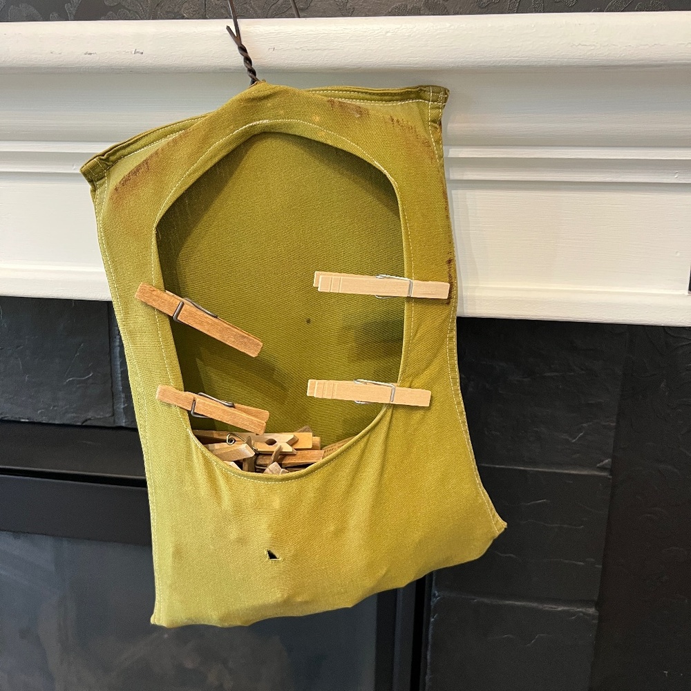Vintage 1940s Green Clothespin Bag With Wire Hanger